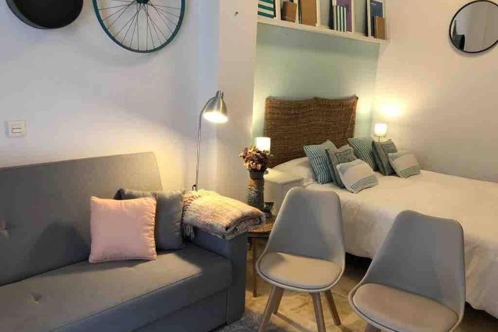 Апартаменты Cozy Loft Malaga Centre II Экстерьер фото